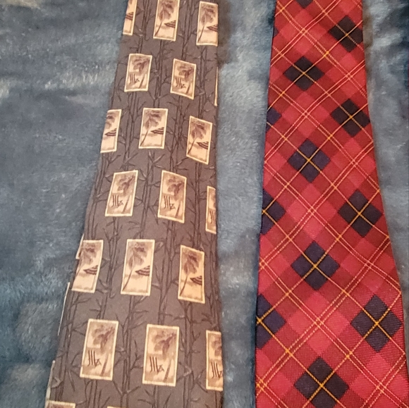 all regular ties in colors shown.   perfect for a new graduate - Picture 4 of 6